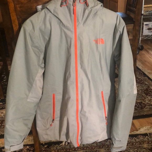 NorthFace Dryvent WaterproofHooded RainJacket gray